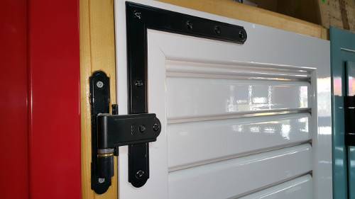 Balama oblon cu prindere pe structura lemn